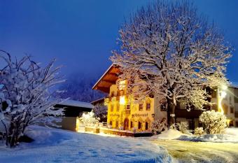Postgasthof Fischerwirt has Balcony rooms