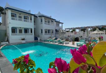 Bahama Art Hotel has Balcony rooms