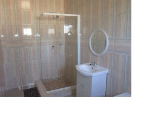 Royal Olympia Lodges and Safaris Livingstone has rooms with a private hot tub