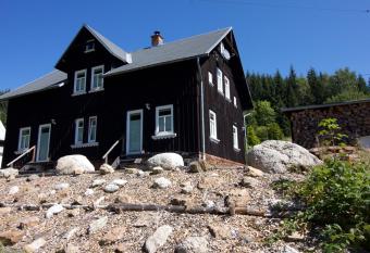 Fw. Glash  tte Anno Dazumal allows 18 year olds to book a room