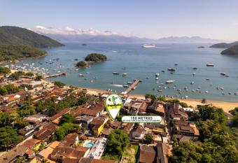 Hostel Papagaio has Balcony rooms