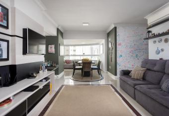 Apartamento Vista Mar allows 18 year olds to book a room