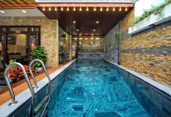 Homestay May Trang allows 18 year olds to book a room