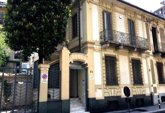 Gabriele 83 has Balcony rooms