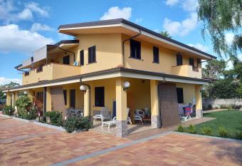 Appartamenti Garden has Balcony rooms