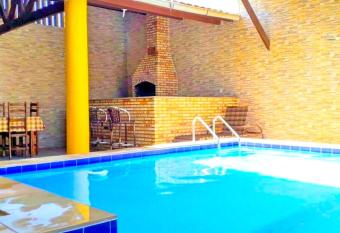 Residencia La maison Uruau has Balcony rooms