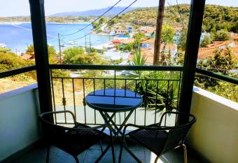 Dasea Houses has Smoking rooms