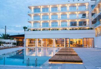 AT Herbal Hotel Boutique & Spa allows 18 year olds to book a room