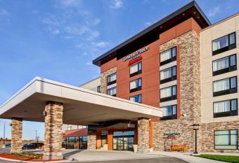 TownePlace Suites by Marriott Kincardine allows 18 year olds to book a room