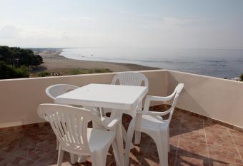 Sand and Sea Apartments has Balcony rooms