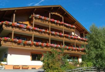 Hotel Pension Weiratherhof has Balcony rooms