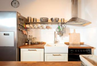 Holiday Home Lavendula has rooms with a private hot tub