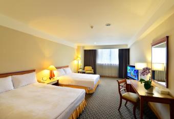 Apollo Hotel has rooms with a private hot tub