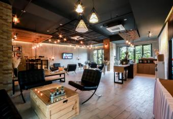 Get Zleep Premium Budget Hotel allows 18 year olds to book a room