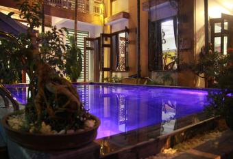 Hoi An Golden Horse Villa allows 18 year olds to book a room