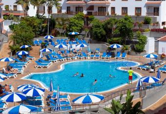 Apartamentos Casablanca has Balcony rooms