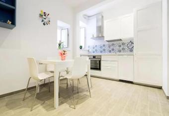 Talia Ortigia Apartment allows 18 year olds to book a room