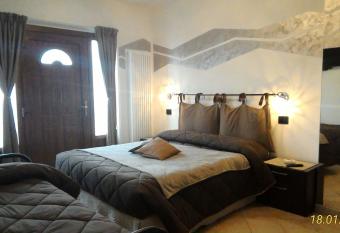 La Casa Del Grillo 1 has Balcony rooms