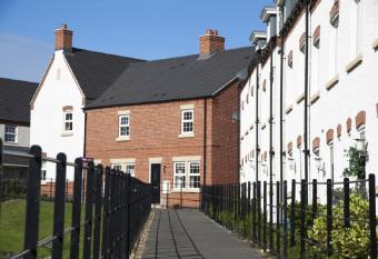 DBS Serviced Apartments - The Stretton has Balcony rooms