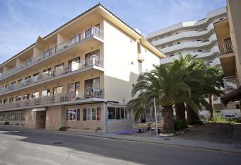 BJ Hostal Bona Vista has Balcony rooms