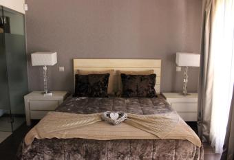 Opus One Luxury Guest House & Wine allows 18 year olds to book a room