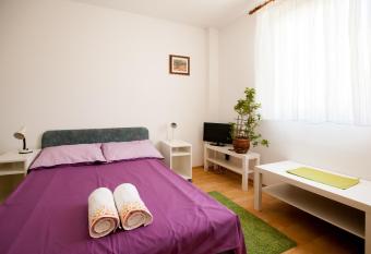 Friendly People s Guest House allows 18 year olds to book a room