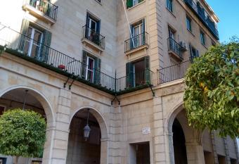 Old Center Inn Alicante has Balcony rooms