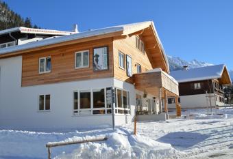 Bergsteiger-Hotel  has Balcony rooms