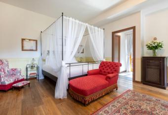 Boutique Hotel Villa Sostaga has Balcony rooms