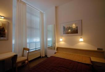 Platinium Centrum allows 18 year olds to book a room