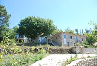 Trebid Ouro has Balcony rooms