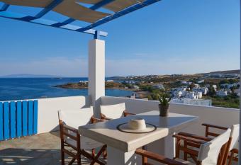 Cleopatra Seaside Homes, Logaras, Paros has Balcony rooms