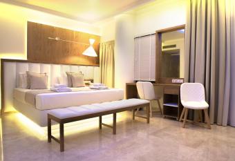 Porto Marine Hotel allows 18 year olds to book a room