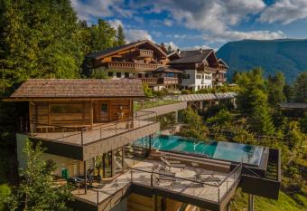 Charmehotel Uhrerhof - Deur has Balcony rooms