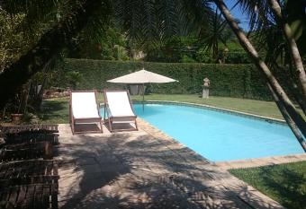 REB Casa Itanhang   allows 18 year olds to book a room