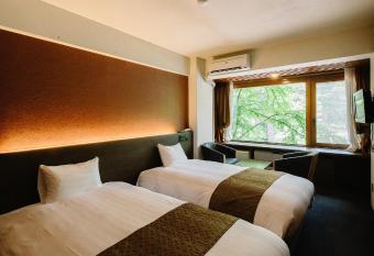 Kyu-Karuizawa Hotel Shinonome allows 18 year olds to book a room