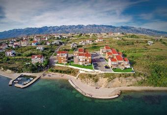 Apartments Rtina Benici has Balcony rooms