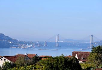 Jumboli has Balcony rooms