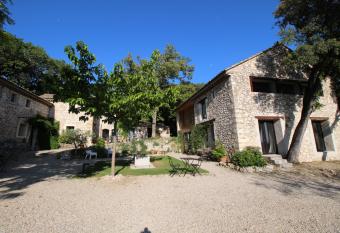 Les Esplanes has Balcony rooms