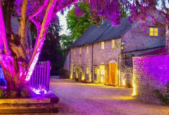 River Nene Cottages has Balcony rooms
