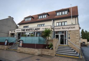 The White Lady Wetherspoon allows 18 year olds to book a room