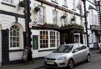 The King s Head Hotel - JD Wetherspoon allows 18 year olds to book a room