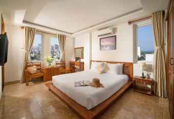 Titan Hotel Da Nang has Balcony rooms