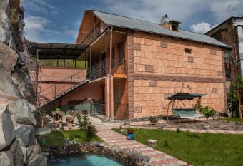 Guest House Vip has Balcony rooms