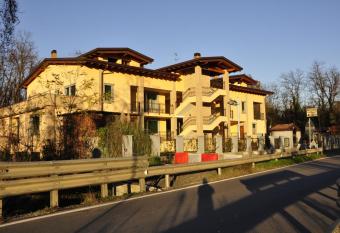 Residence San Prospero has Balcony rooms