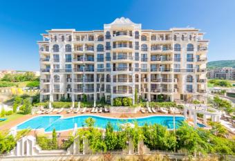 Harmony Suites Saint Vlas has Balcony rooms