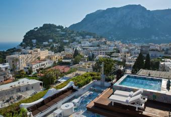 Capri Tiberio Palace has Balcony rooms