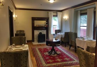 Dartmouth House has Balcony rooms