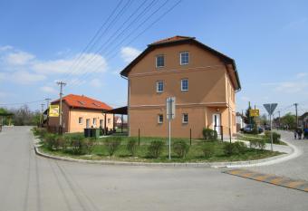 Penzion Semer  d v Hevl  n   has Balcony rooms