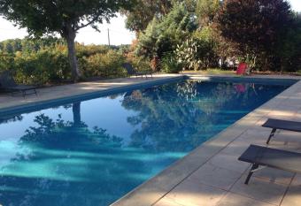 U-Casone has Smoking/Balcony rooms